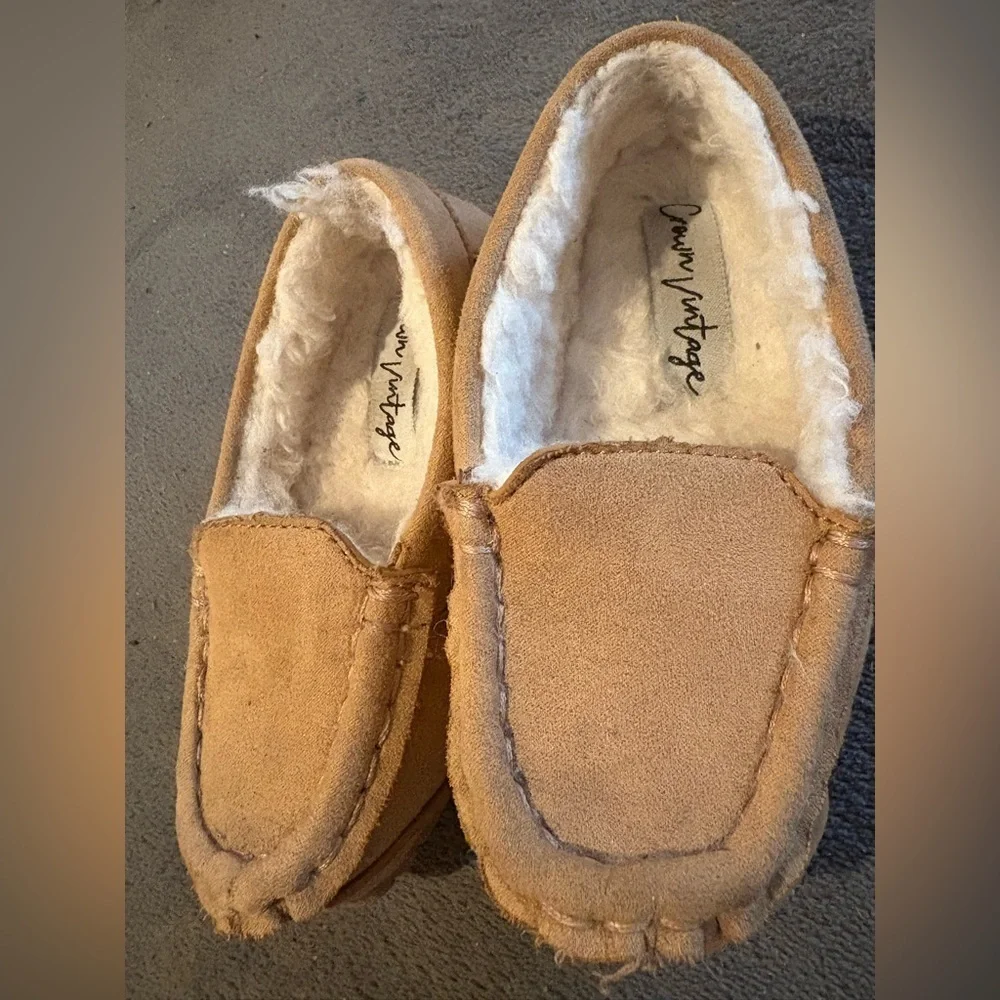 Crown Vintage Baby size 7 Toddler Suede Sherpa Shoes Slippers Moccasins